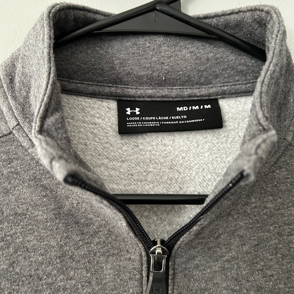 Under Armour 1/4 zip pull-over - Picture 2 of 2
